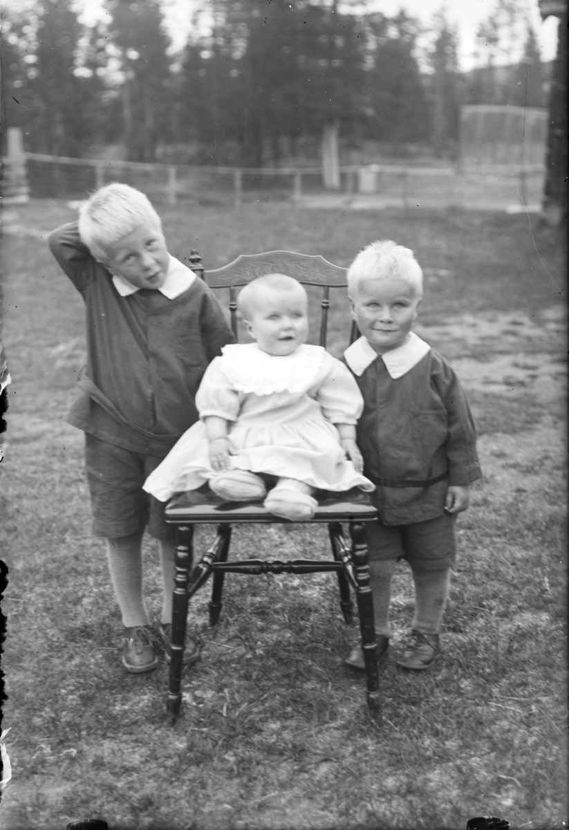 Tre små barn