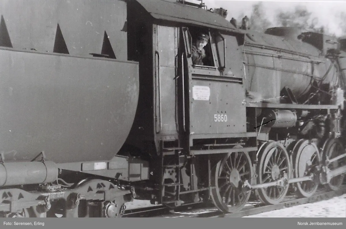 Damplokomotiv type 63a nr. 5860 i skiftetjeneste