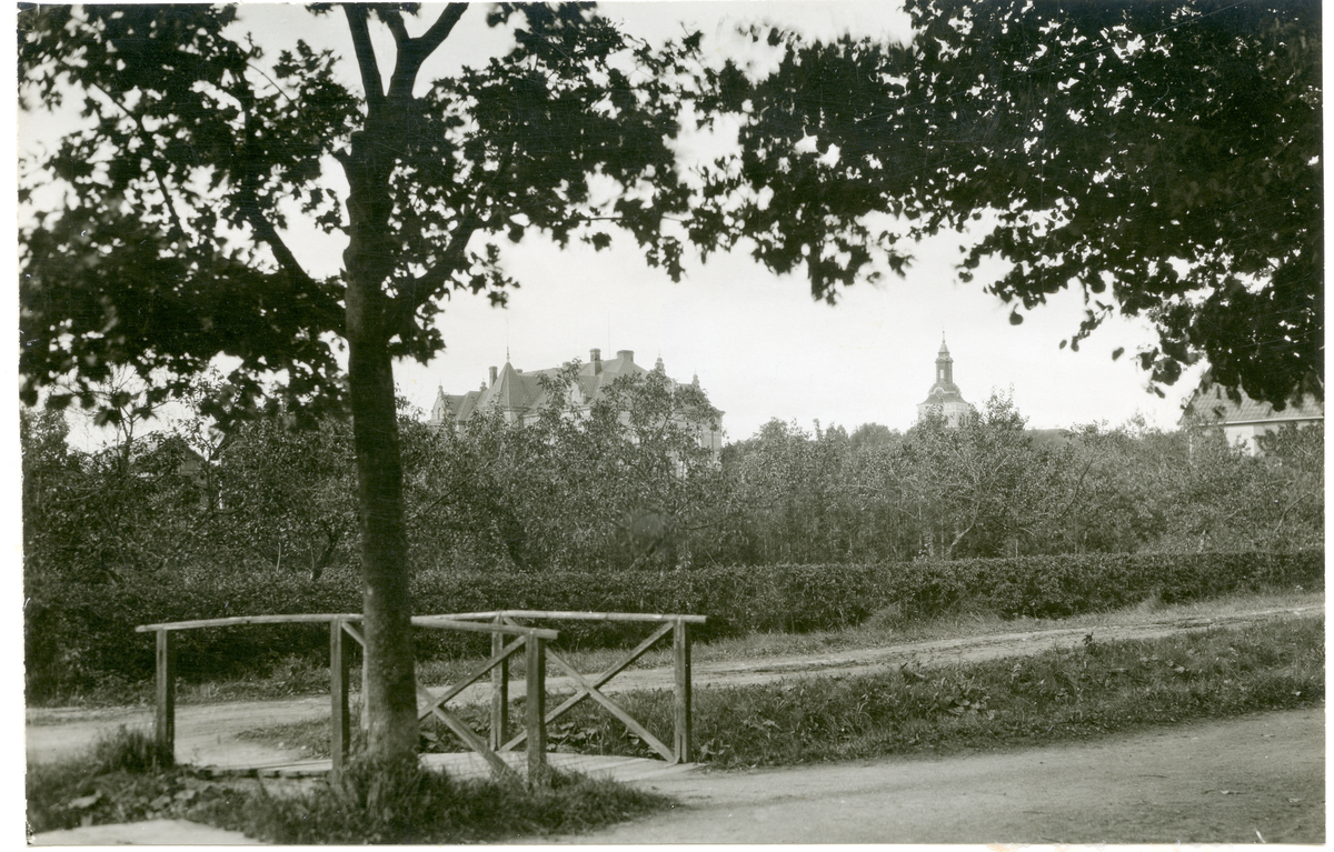 Sala sf.
Foto från norr med Kristina kyrka och Vallaskolan i bakgrunden år 1922.