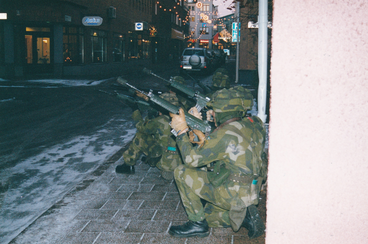 P 4 julestrid i Skövde december 2002