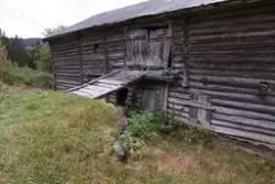 Bygning på gammal gard i Froland