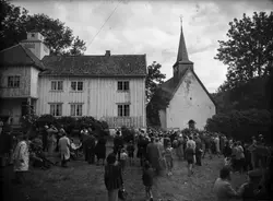 Trolig kirkejubileet på Veøya i 1953. Bispestevnet i 1953.