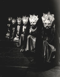 "Gudene kan ikke klandres", teaterforestilling på Parkteatre