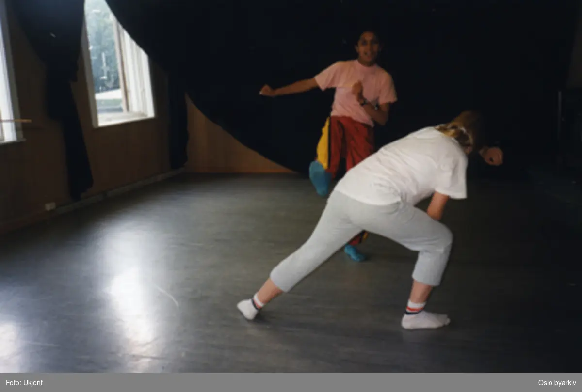 Barneteater. Workshop - Capoeira. Kontakt Nordic Black Theatre ved ev. bestilling av kopier.