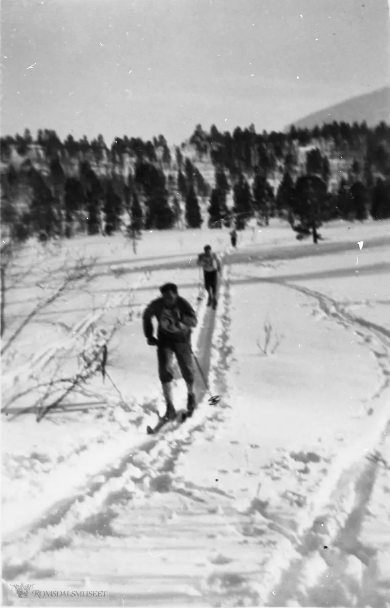 John Hammervoll under et skirenn på Istad i 1936/37 .