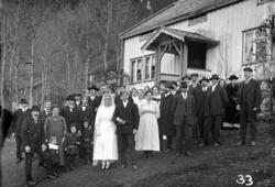 Brudepar er Laura Bolsø og Paul Paulsen Bergsvik f.30.09.189