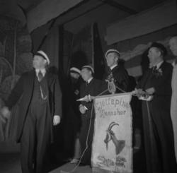 "Geltapina Mannskor" .Parodi på "Roseordenen" i Revehallen.