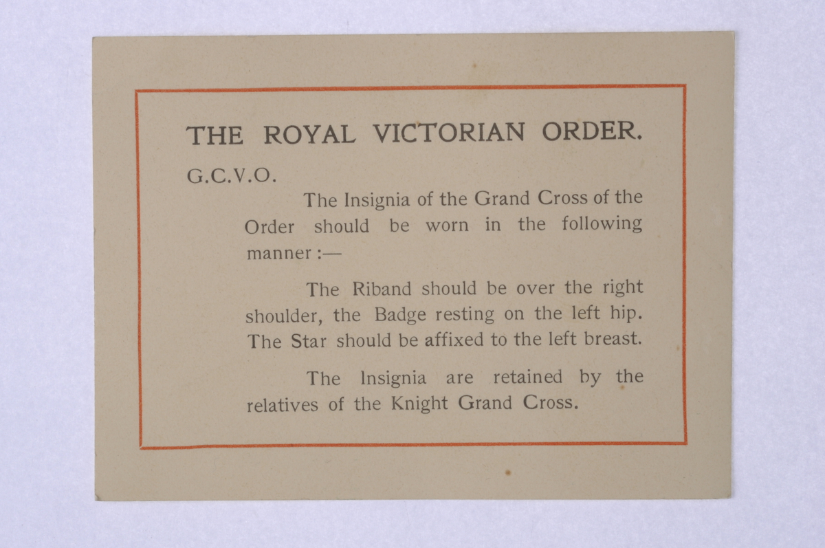 Victoria Orden, Krasjan og kors med skulderbånd, begge merket 253. Etuiet er merket G. C. V. O. 