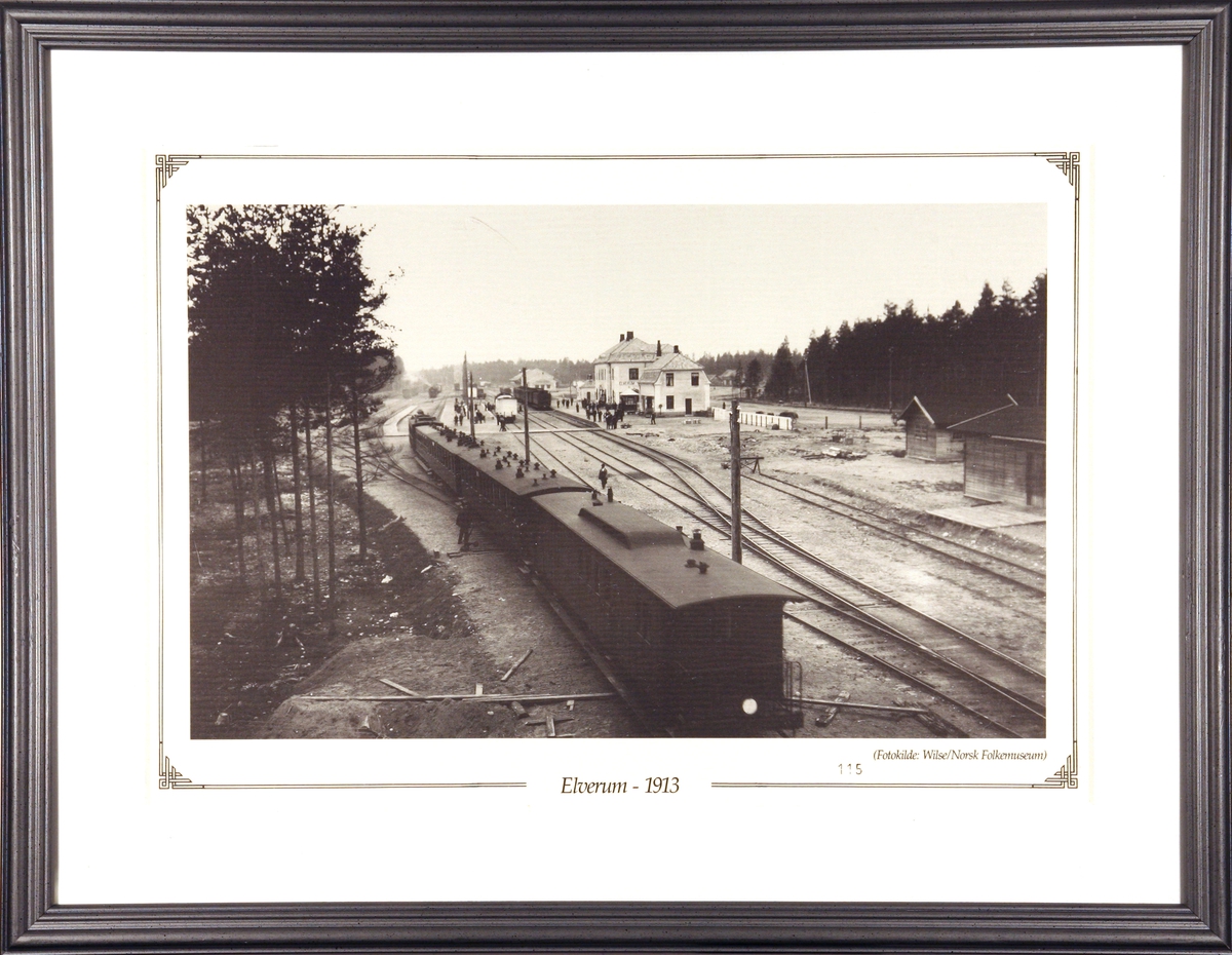 Elverum stasjon 1913. Kopi av Wilse-fotografi. 