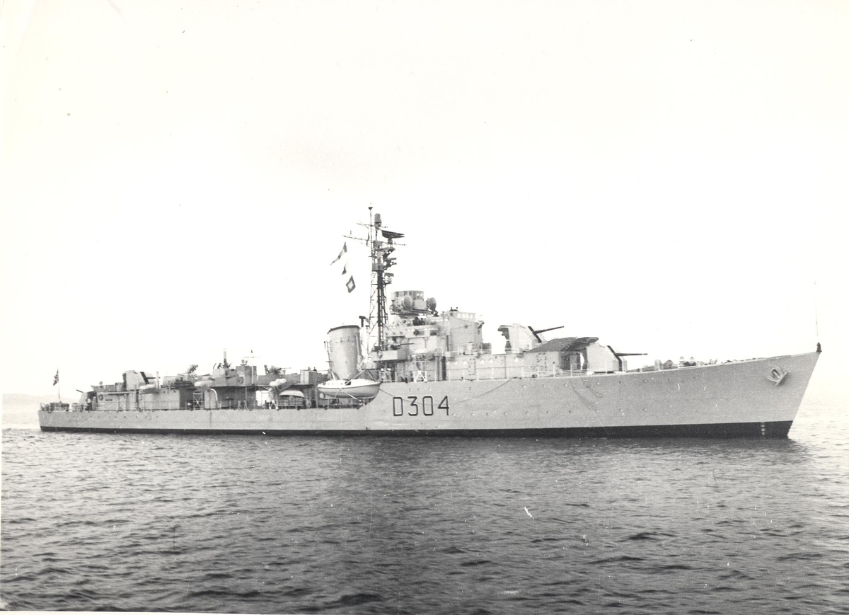 Jageren KNM Bergen, styrbord side