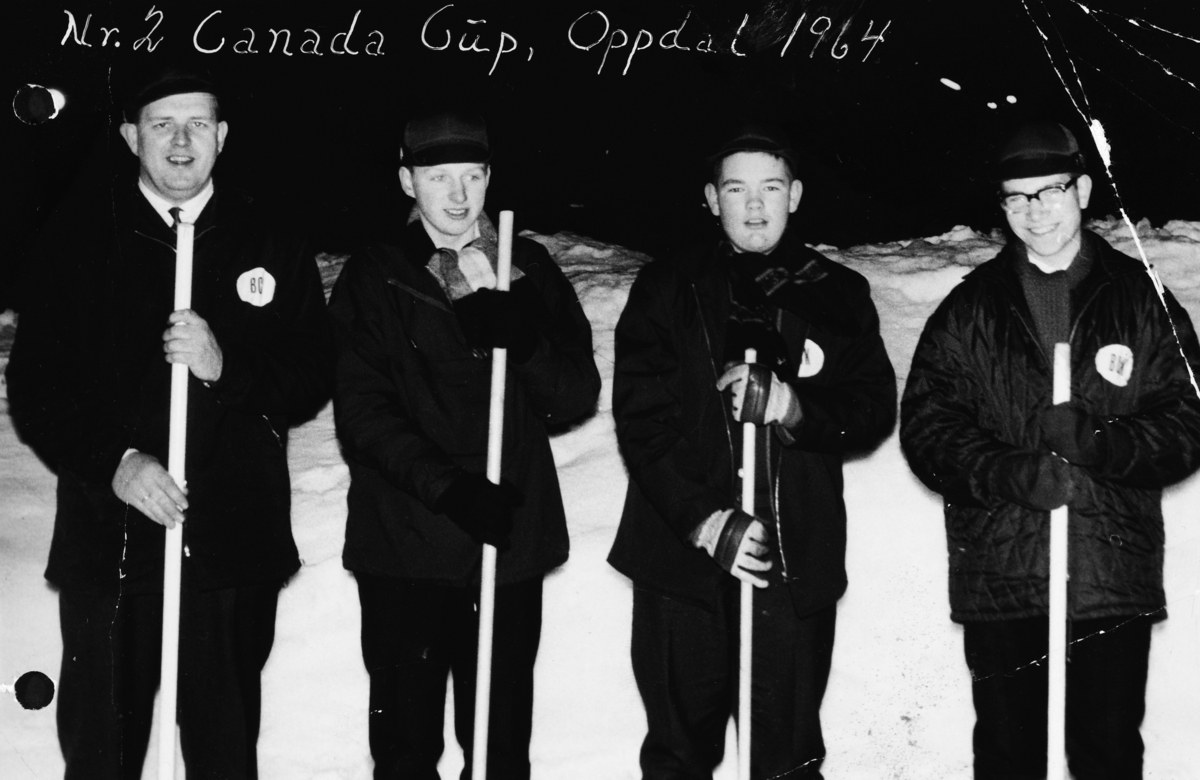 Brumunddal Curling Klubb. Laget ble nr. 2 i Canada cup på Oppdal 1964. 