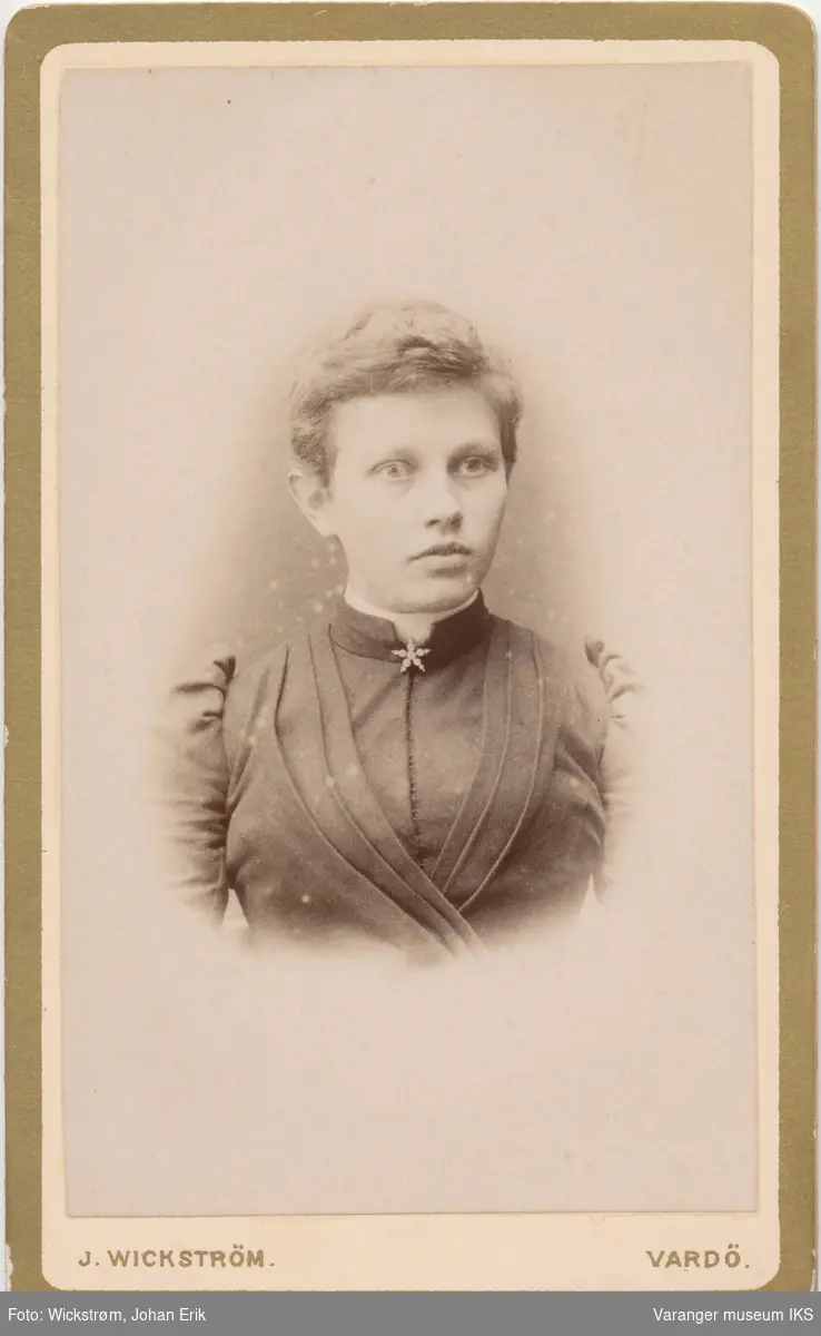 Portrett, ung kvinne