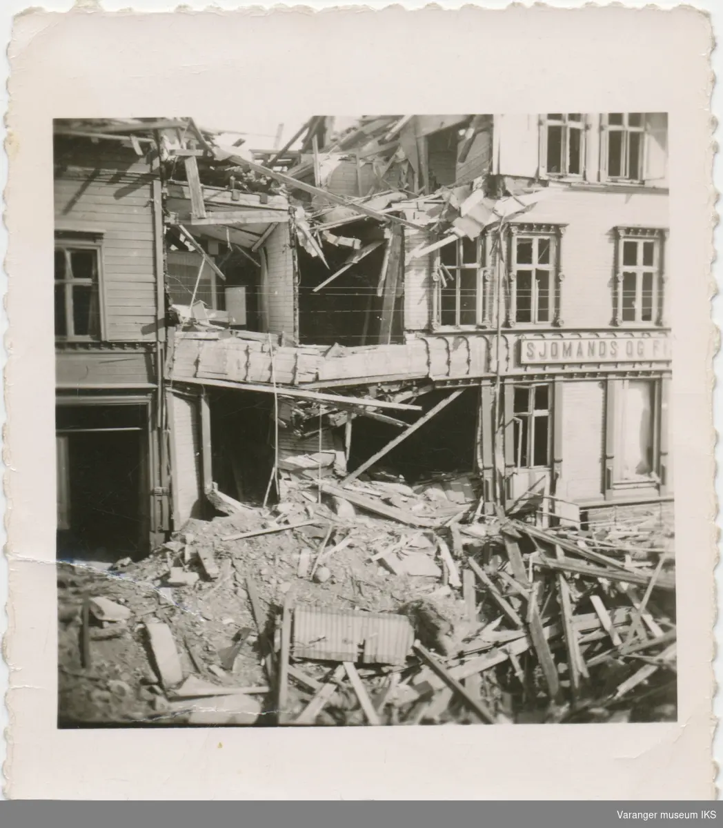 Vardø Sjømands- og Fiskerhjem bombeskadd under krigen