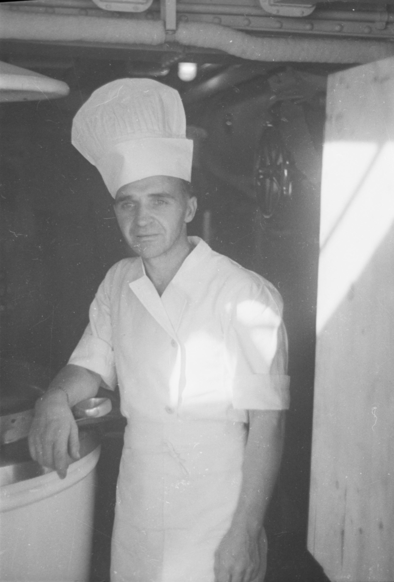 1. kokk på Erling Jarl - Julian Wettavik