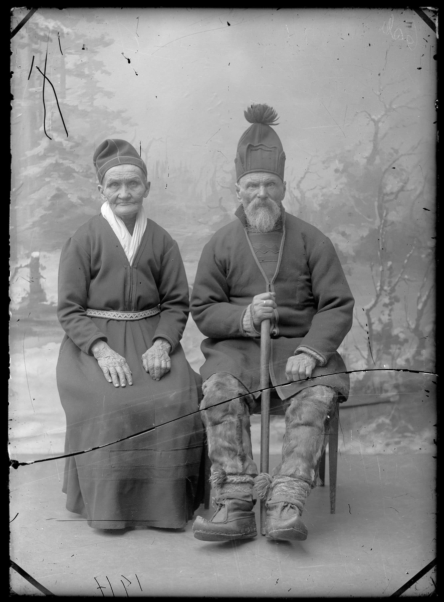 Portrett av eldre samisk par 