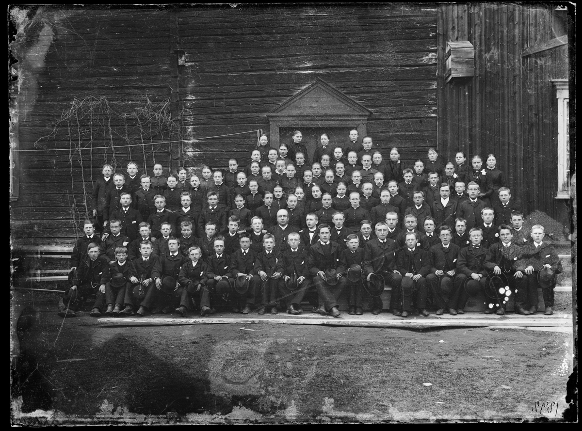 Konfirmanter på Røros 1892
