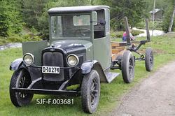 Chevrolet-lastebil, utrustet for tømmertransport.  Bilen, so