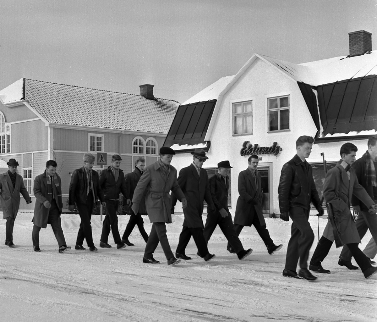 Fallskärmsjägarskolan i Karlsborg 1958.Inryckning.