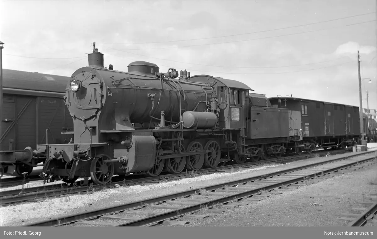 Damplokomotiv type 33a nr. 300 like før opphugging