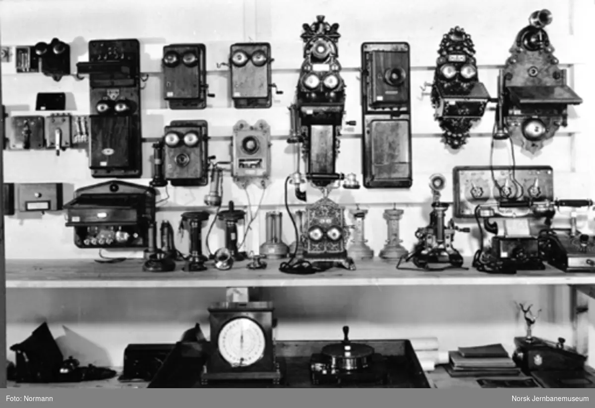 Jernbanemuseet på Disen : Utstilling av telegrafi- og telefonapparater