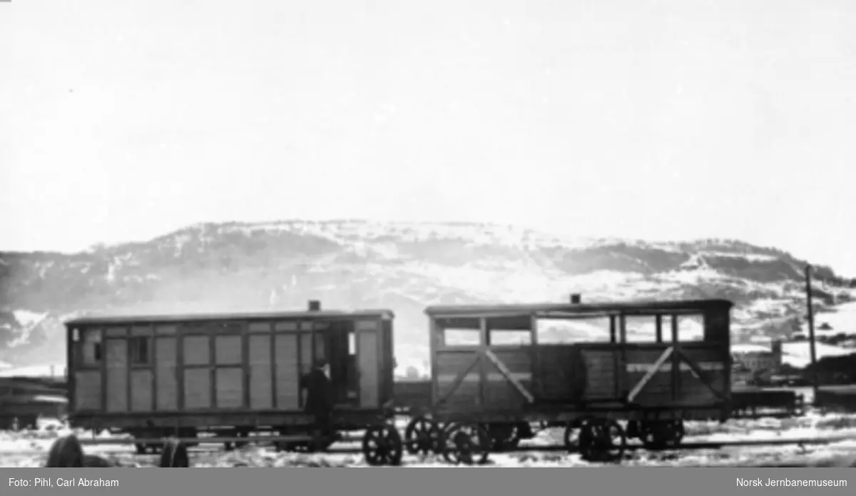 Randsfjordbanen; bremsevogn litra F og kombinert person- og åpen godsvogn litra C (L)