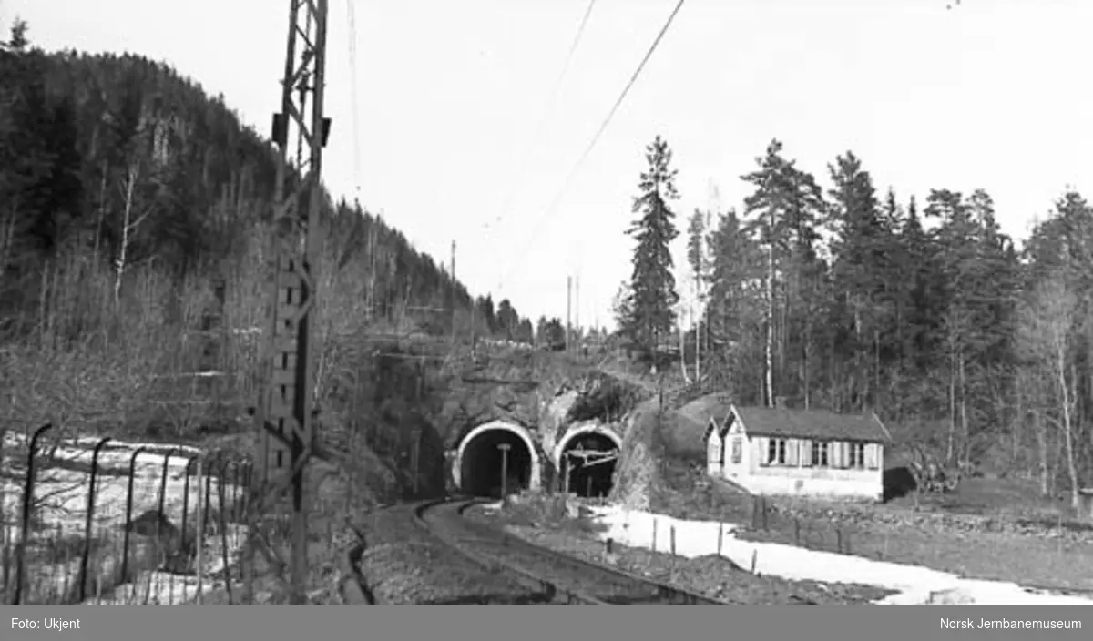 Tunnelene ved Solstad. Den nye Solstad V tunnel er ennå ikke sporlagt