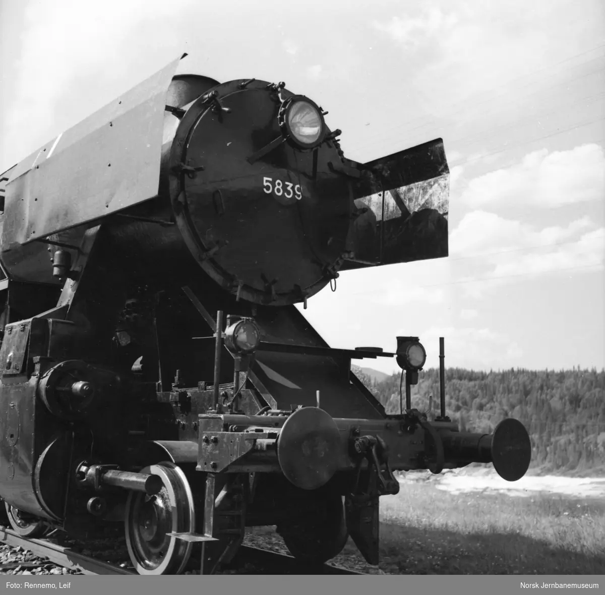 Damplokomotiv type 63a nr. 5839, frontpartiet