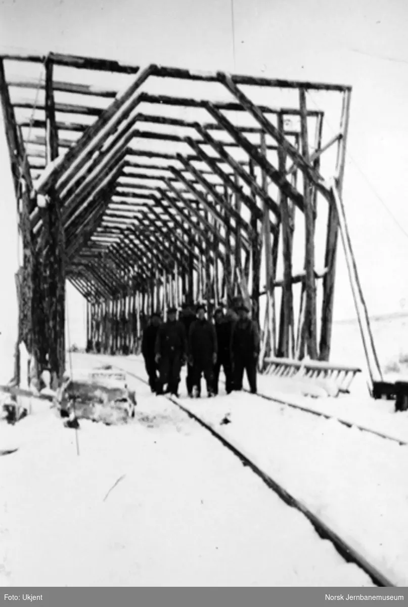 Bygging av snøoverbygg på Saltfjellet