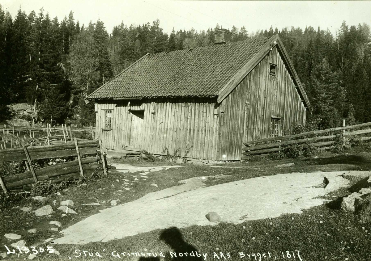 Grimsrud, Norby, Ås, Akershus. Småbruk, stua bygget i 1817.
