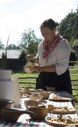 Levendegjøring på museum.Ferieskolen uke 31 i 2006. Elevene