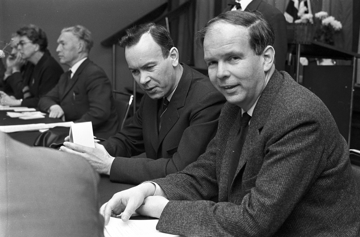 Serie. Partiet Venstre holder møter. Fotografert oktober-november 1962.