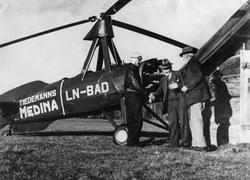 Fly med reklame for Tidemann Medina sigaretter. Antakelig ve