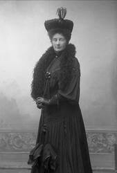 Portrett av Barbra Knagenhjelm, født Ihlen.