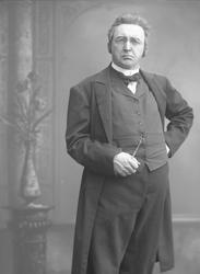 Portrett, skuespiller Stormoen som Rektor Kroll, Rosmersholm