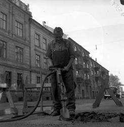 Mann med luftkompressor, Oslo 1956.