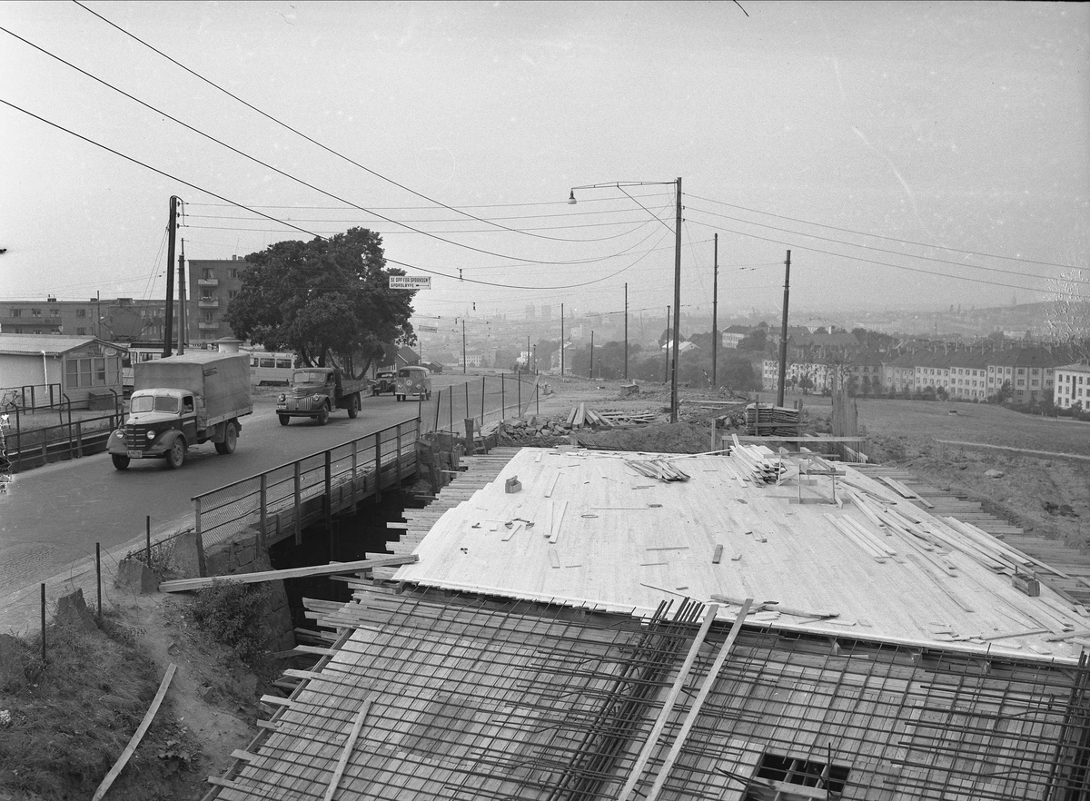 Store Ringvei, Oslo, august 1955. Sinsenbrua. Utvidelse av Trondheimsveien.