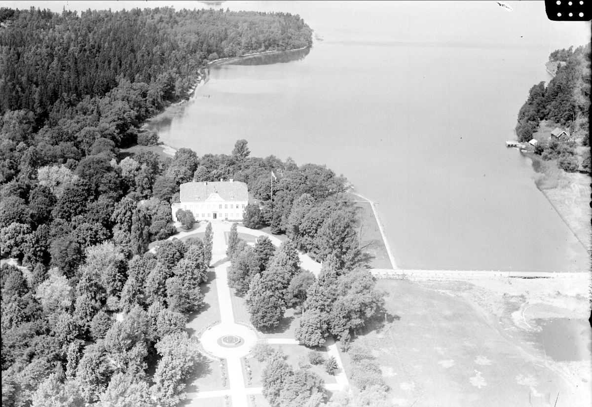 Flygfoto över Ådö gård, Låssa socken, Uppland 1938