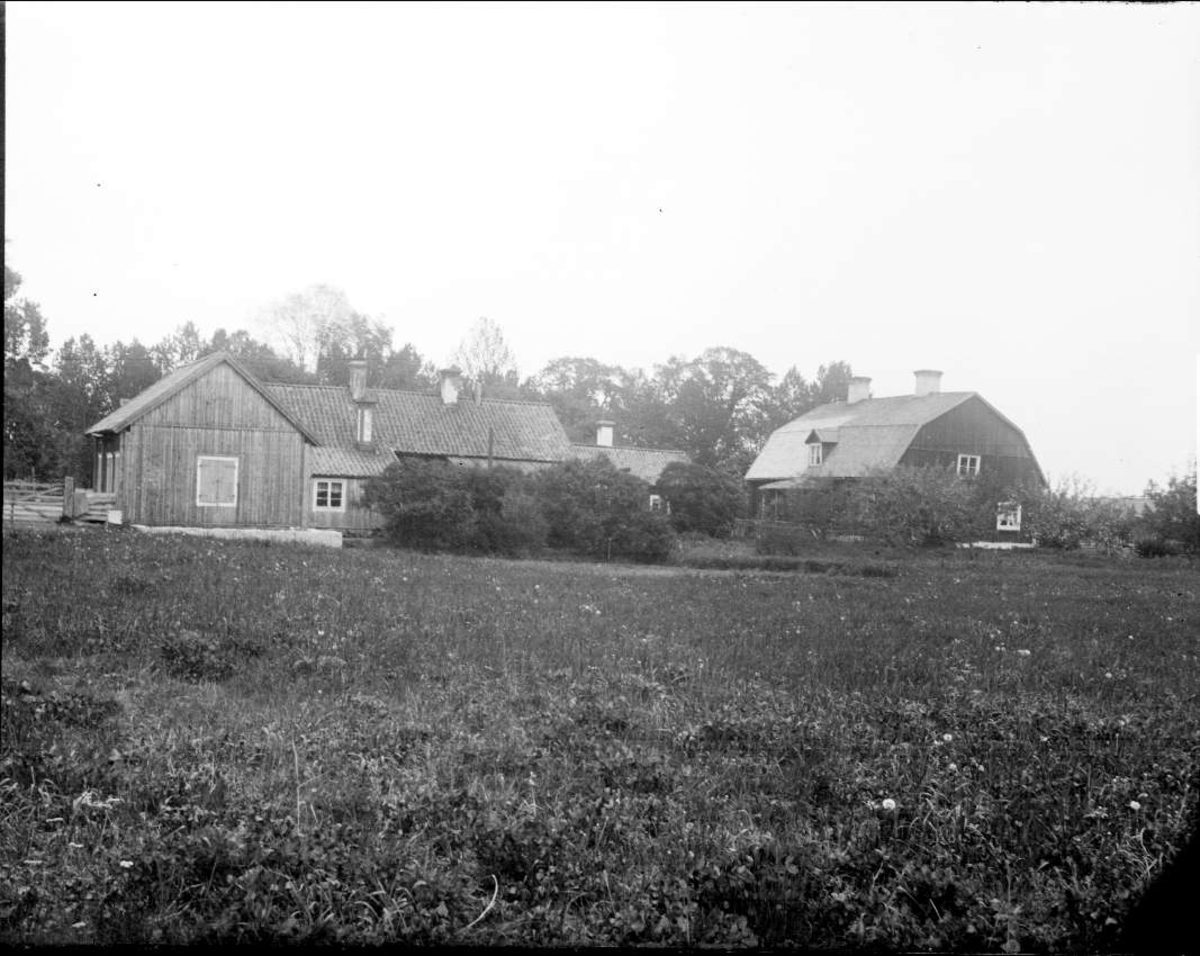 Läby gästgivargård och handelsboden i Läby, Björklinge socken, Uppland