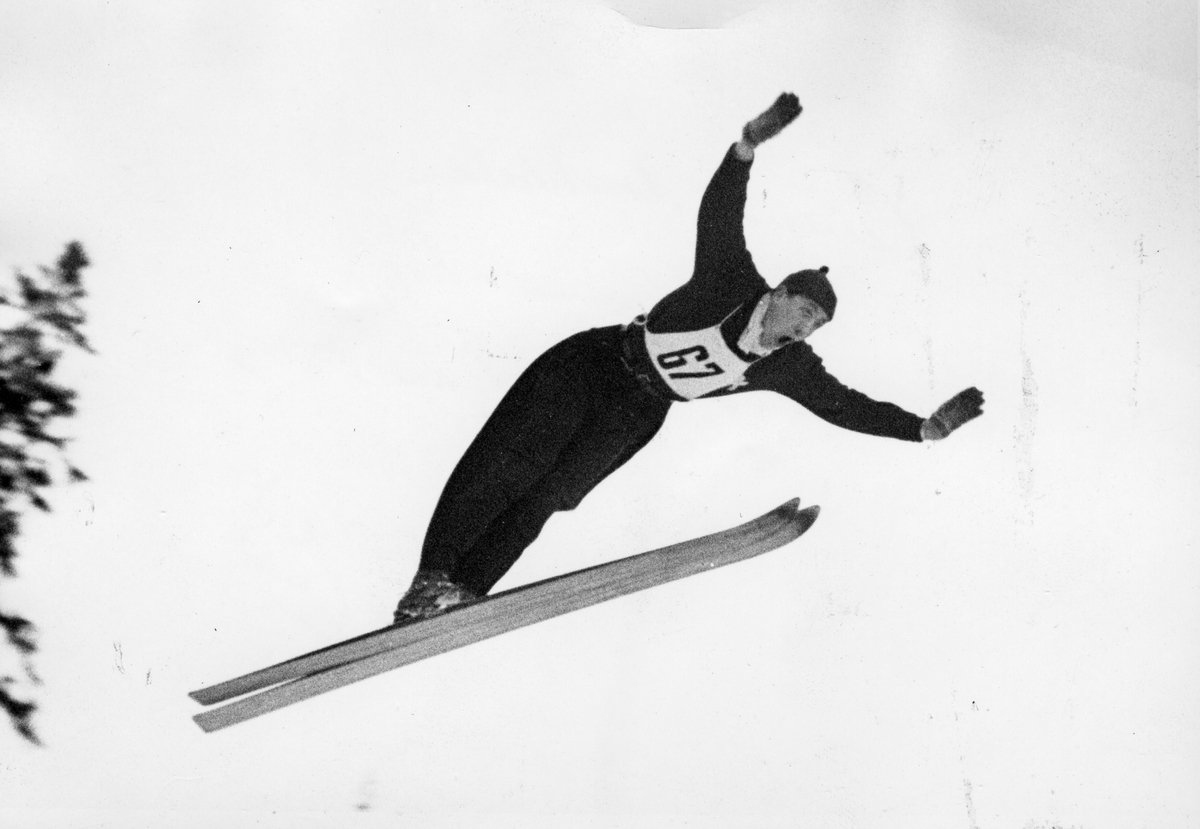 Kongsberg athlete Gunnar Mikkelsen at the Junior National Championship at Steinkjer 1949.