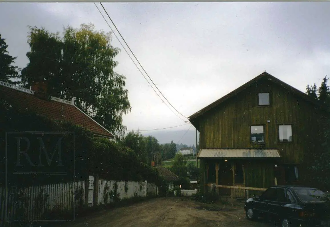 Blekkerud snekkerverksted i Gran rett før det blir revet i 1998