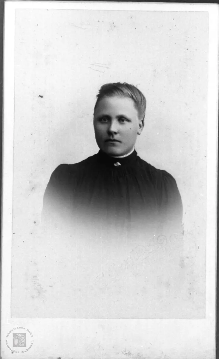 Portrett av Anna Bjørnestøl gift Kvimyr