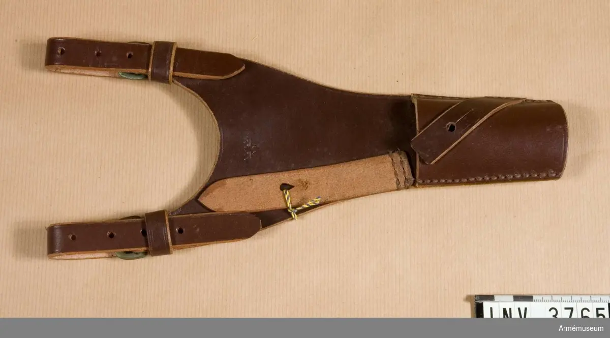 Bajonetthylsa.Hylsa av läder t knivbajonett m/1896. För officerare på 1930-talet.