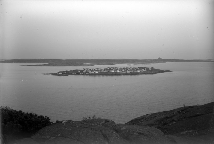 Åstol sett från Rönnäng 1953.