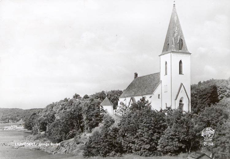 Tryckt text på kortet: "Ljungskile. Ljungs kyrka".