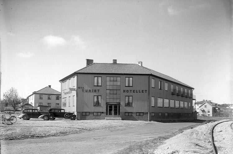 Enligt fotografens journal nr 6 1930-1943: "Turisthotellet Nya Här".