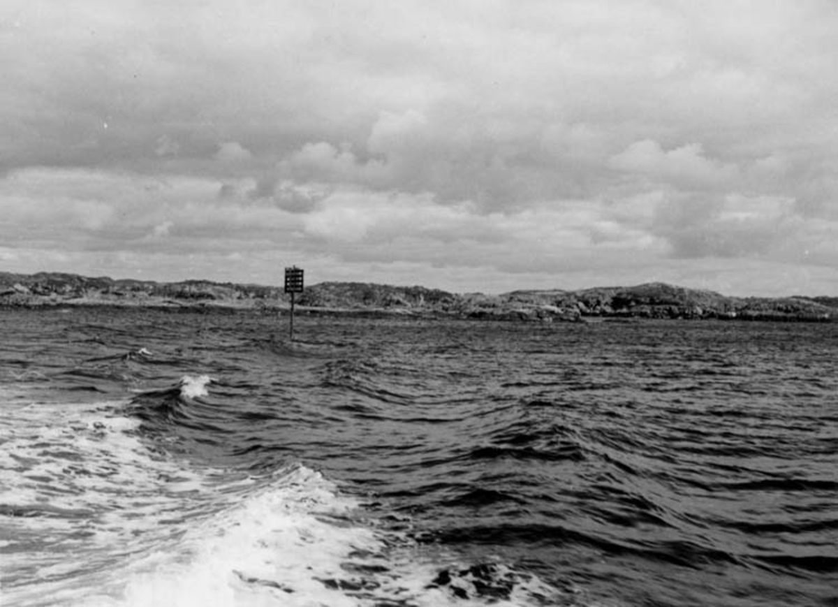 Skrivet på baksidan: SÃ¸mark ved FeÃ¸y Haugesund - Utsira 19/8 1967
Fotograf: Henning Henningsen
Fotot taget: 1967-08-19