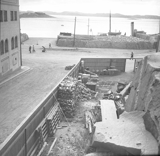 Text till bilden: "Lysekil. Foto för konsul Nihlen. 1940".