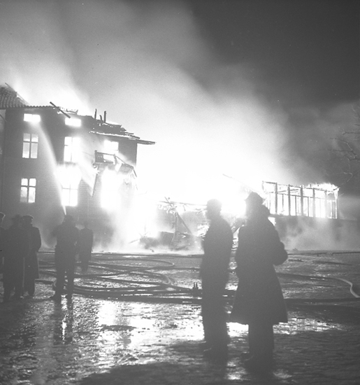 Text till bilden: "Branden. Grand Hotell. 1946.10.22".



