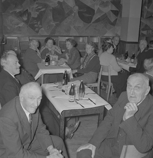 Text till bilden: "Pensionklubben. Julfest.
1955.01"







i