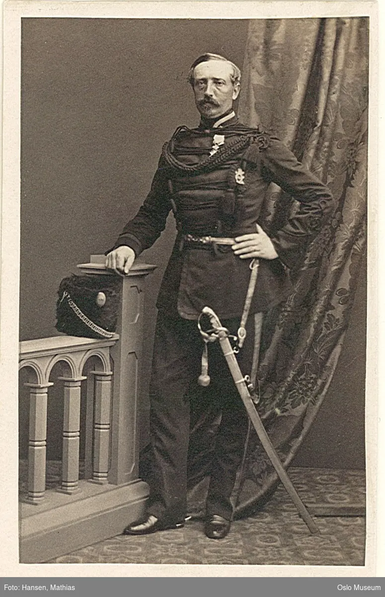 portrett, mann, stående helfigur, uniform